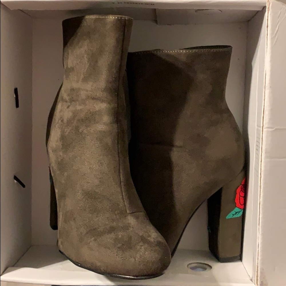 They are basically new shoes new shoe smell